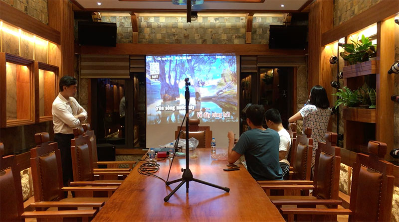 Bộ dàn karaoke cao cấp trong không gian sang trọng gia đình chị Nhung - Tây Hồ