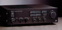 Chi tiết ampli nghe nhạc Denon 500V
