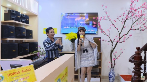 Quang Tèo, Thanh Hương ghé thăm showroom Hoàng Audio