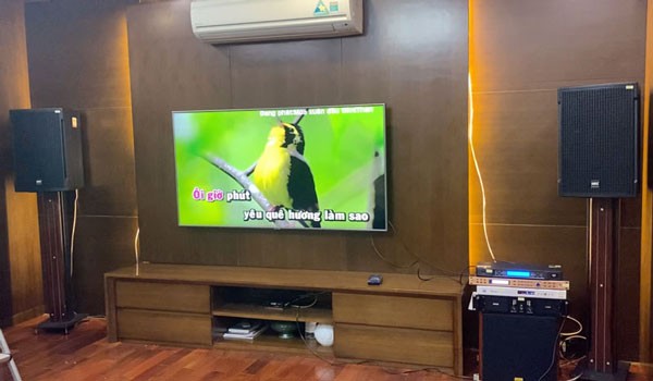 Bộ karaoke chuẩn hay cho gia đình Anh Thắng - Thanh Xuân