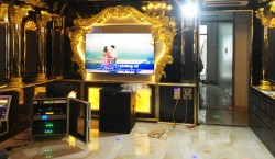 Bộ dàn karaoke như phòng hát kinh doanh của gia đình anh Thanh - Hà Giang